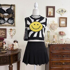 funky psychedelic graphic cropped sweater vest